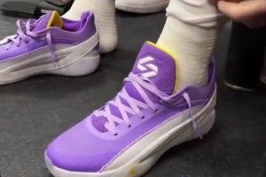 东契奇在赛前穿上他Jordan Luka 5的新配色！